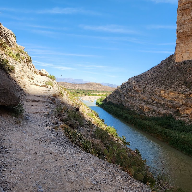 Santa Elena Canyon Overlook view of the Rio Grande winding through limestone cliffs in Big Bend National Park.