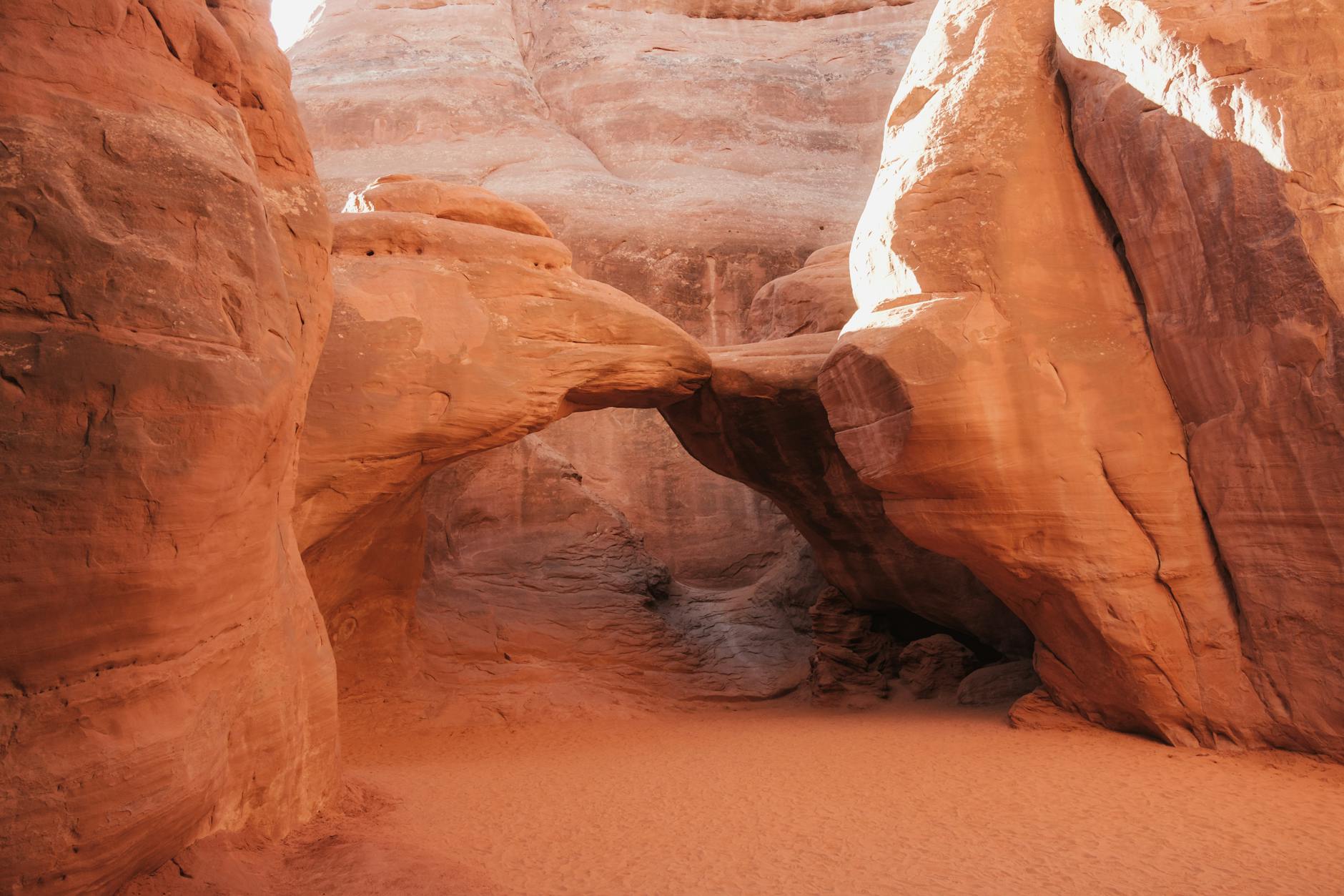 Stunning natural arch formation in Arches National Park, Utah, showcasing unique geology.