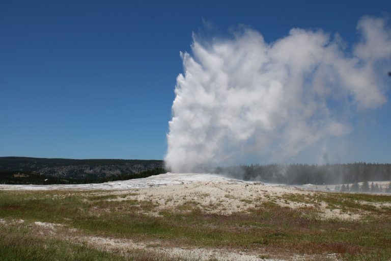 Yellowstone National Park Weather by Month: What to Expect Year-Round
