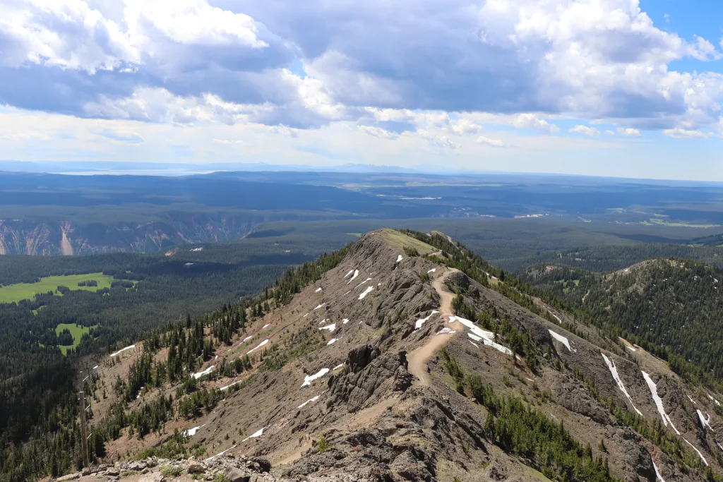 Dunraven Pass – Mount Washburn Trail